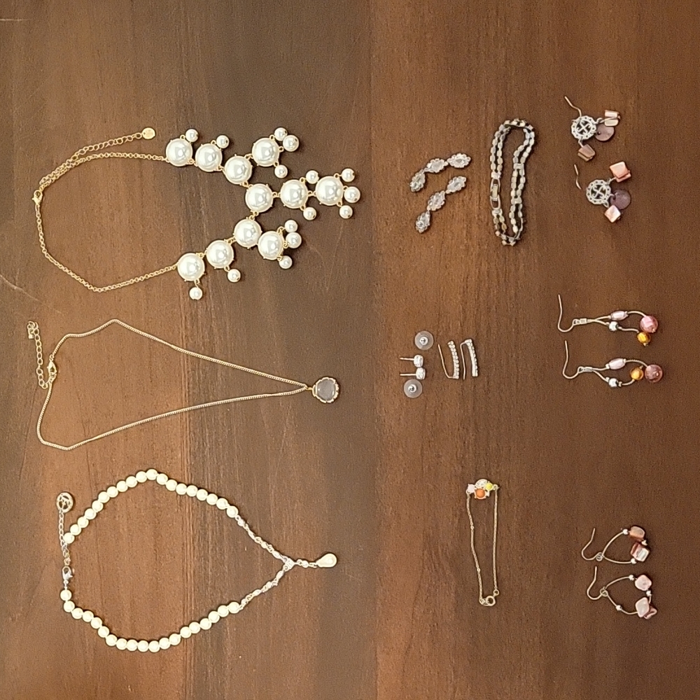 Jewelry. Mixed. 11 pieces.